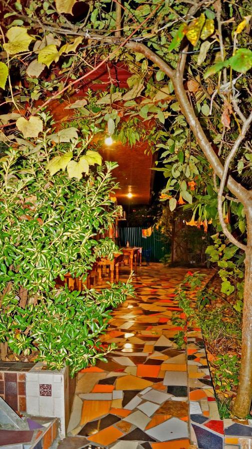 Гостевой Дом Ирина Hotel Sukhumi Exterior foto
