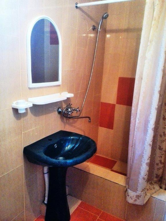 Гостевой Дом Ирина Hotel Sukhumi Exterior foto